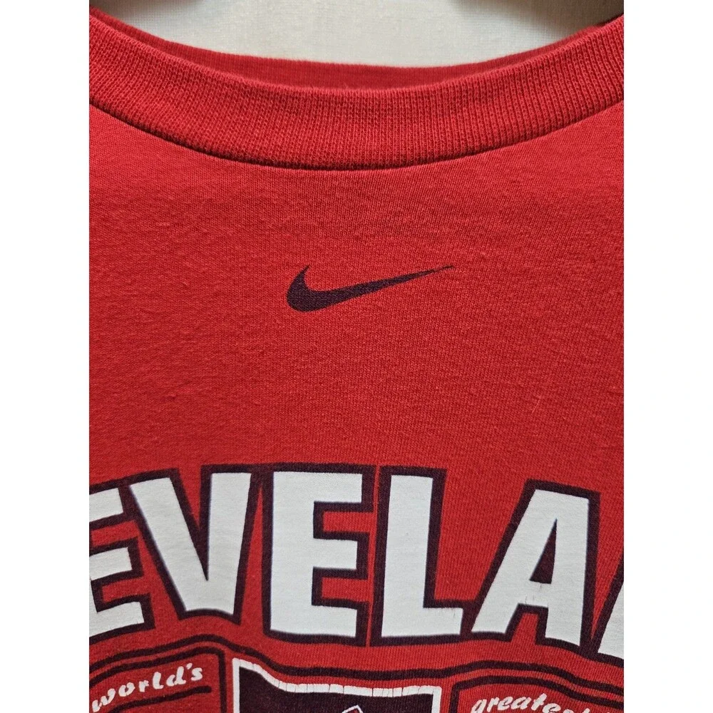 Nike Men XL Red Cleveland Indians Top Sporty Vintage Retro Fan Wear MLB Baseball